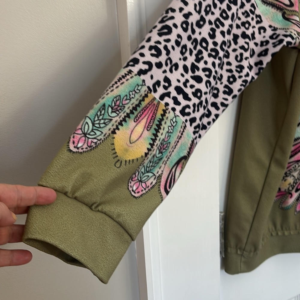 Colorful Bohemian Patterned Women's Top with animal print - size 2XL - Picture 2 of 7